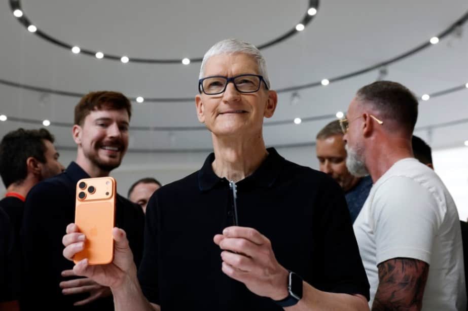 Tim Cook Apple CEO